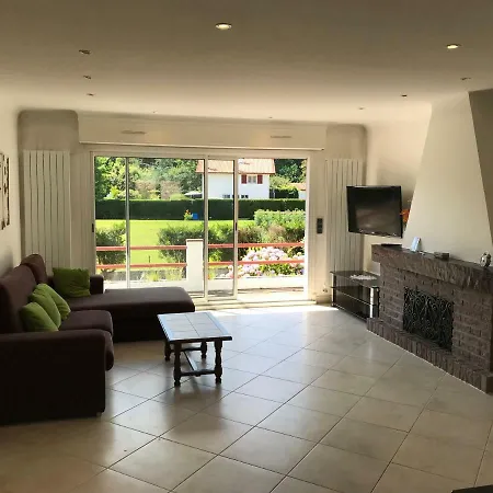 Maison Vue Sur La Rhune A Ferienhaus Ascain